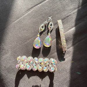 Opal color bracelet, earrings, and hair clip